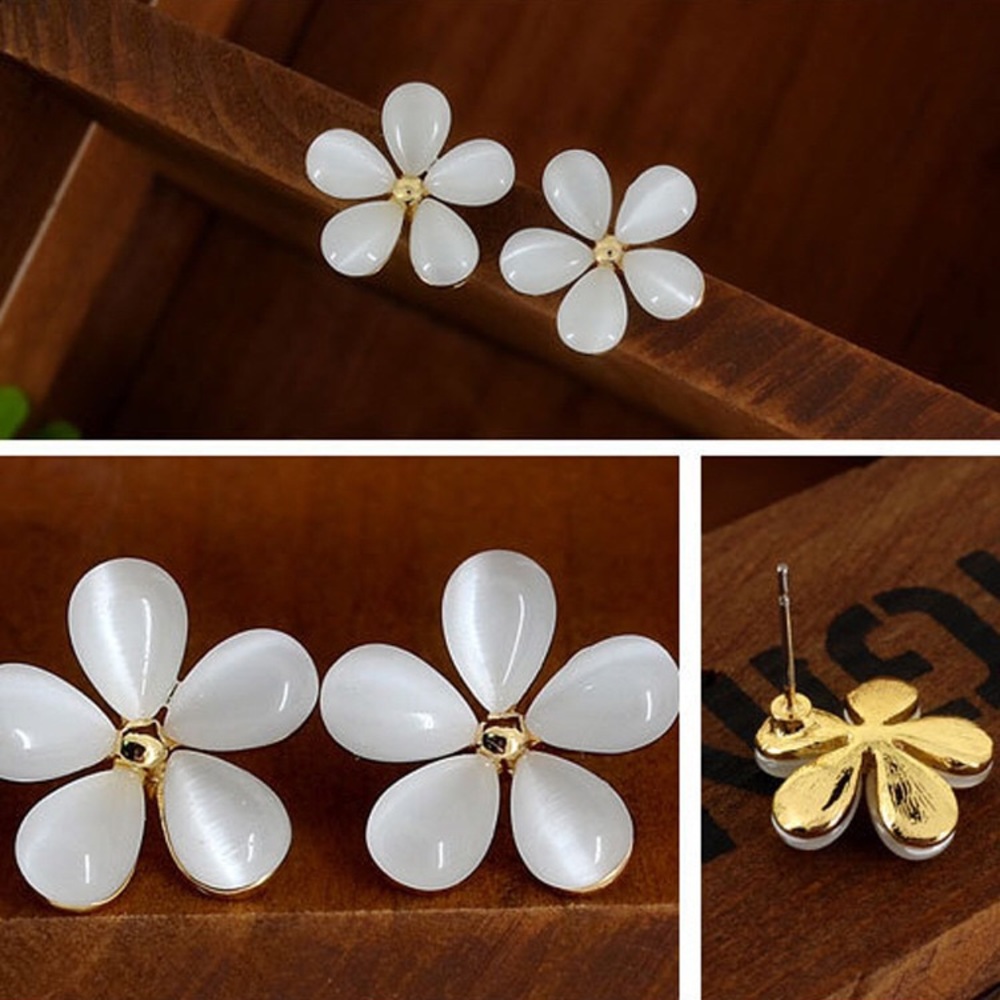 Floral earring - Picture 2 of 5